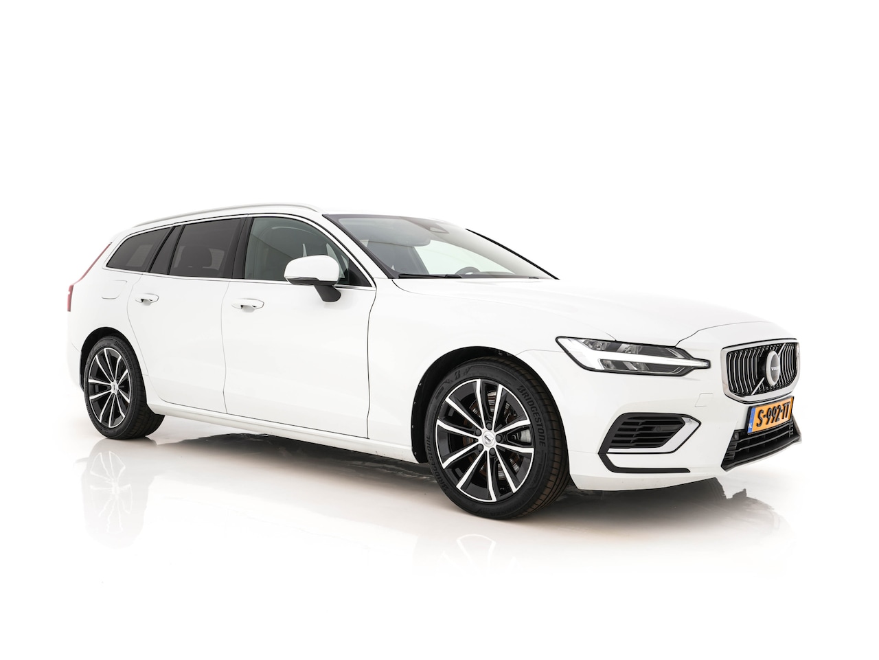 Volvo V60 - 2.0 T6 Core Bright AWD (Plug-In) {SoH-97%} (INCL-BTW) Aut. *FULL-LED | DIGI-COCKPIT | CAM - AutoWereld.nl