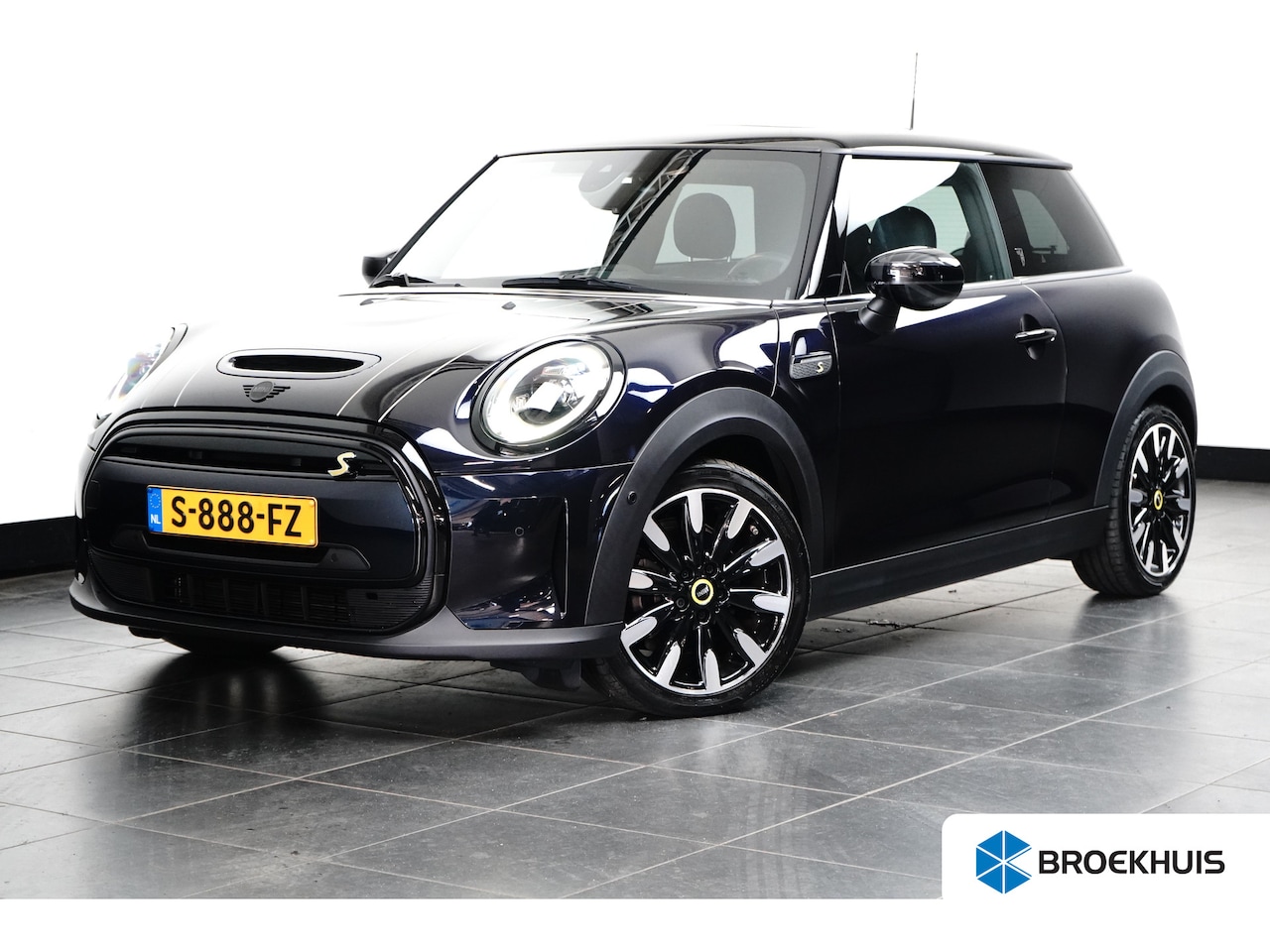 MINI Electric - Camden Plus Edition 33 kWh | Lage km. stand! | Pano | Head-Up | Harman&Kardon | Adapt. Cru - AutoWereld.nl
