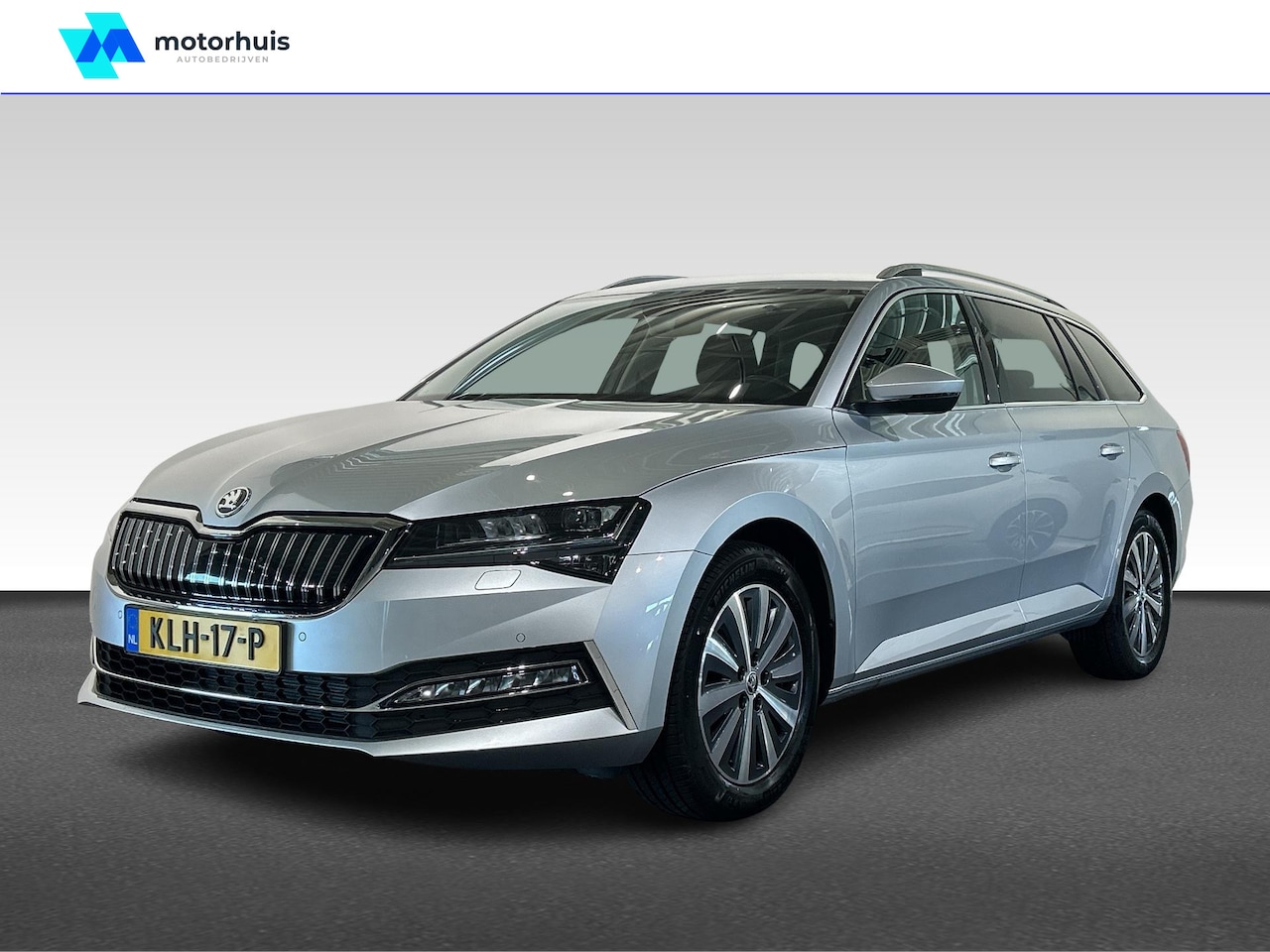 Skoda Superb Combi - 1.4 TSI iV Business Edition Plus | Achteruitrijcamera | Android Auto | Apple CarPlay - AutoWereld.nl
