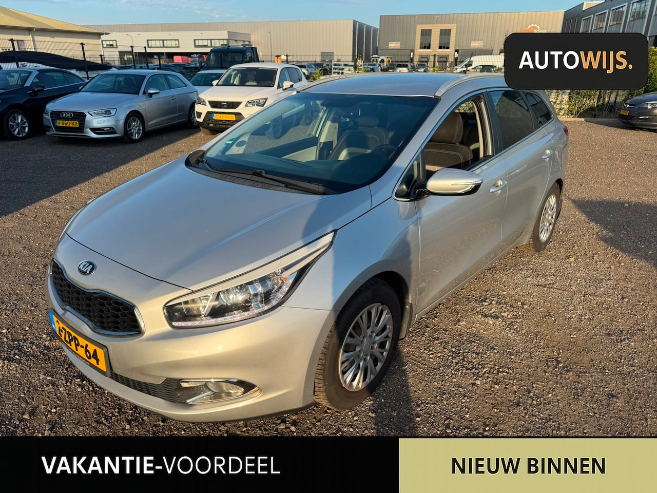 Kia Cee'd Sportswagon - 1.6 CRDi DynamicLine|NL AUTO|128PK|CAMERA|NAVIGATIE|TREKHAAK - AutoWereld.nl