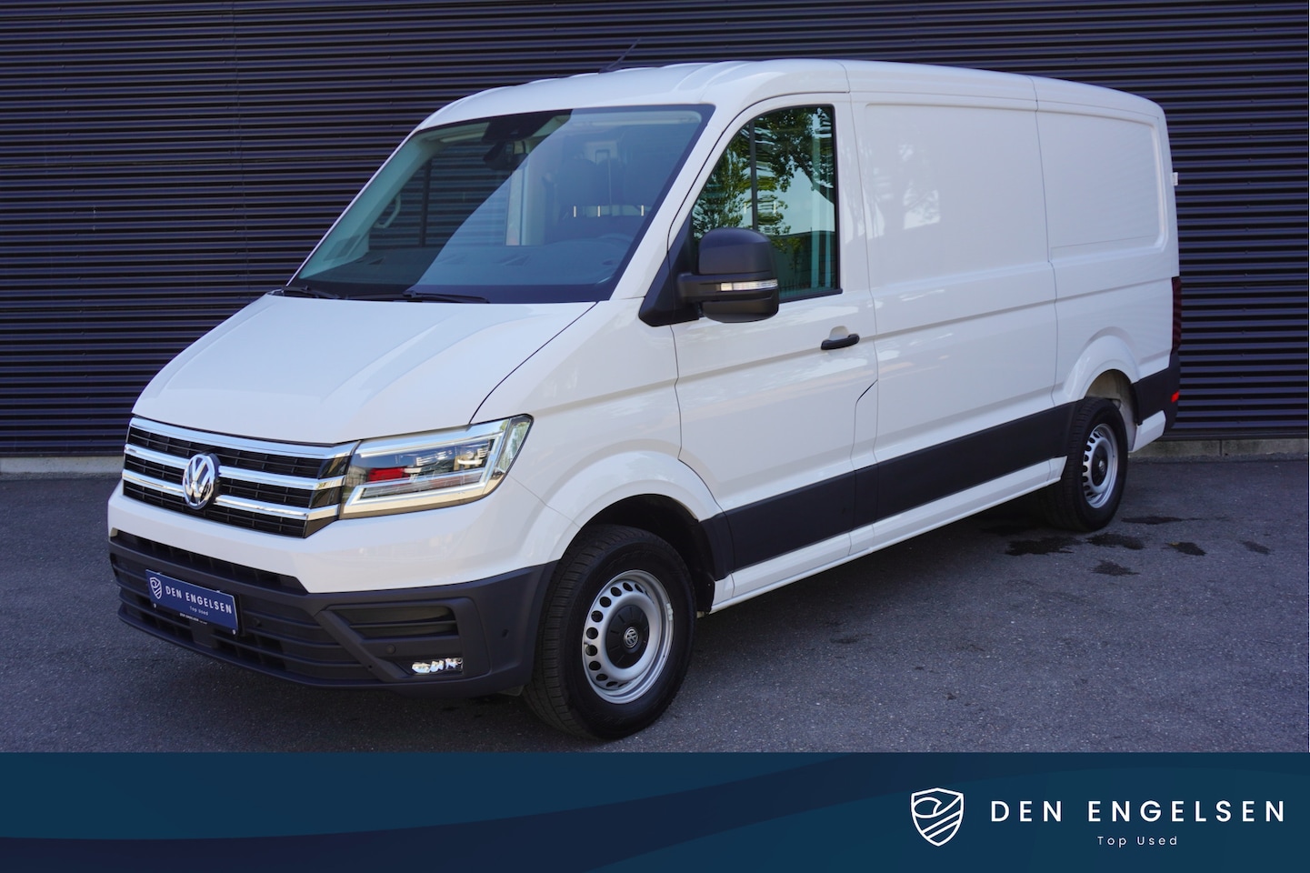 Volkswagen Crafter - 163pk RWD Automaat L3H2/L2H1 LED 3500kg Trekhaak Navigatie Camera Apple carplay ACC Cruise - AutoWereld.nl
