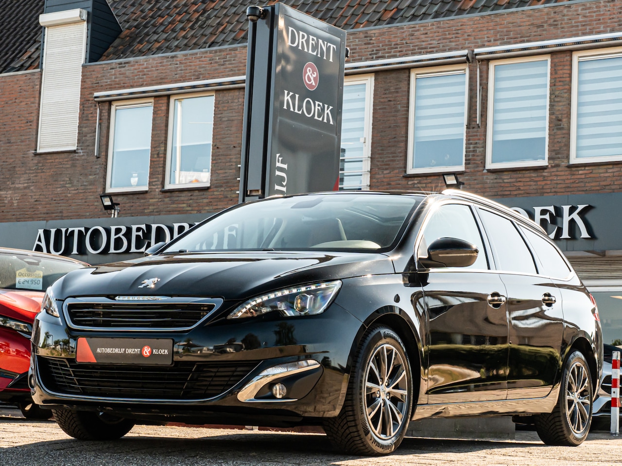 Peugeot 308 SW - 1.2 PureTech Blue Lease Premium ORG NL PANO LEDER CRUISE LED 16 INCH - AutoWereld.nl