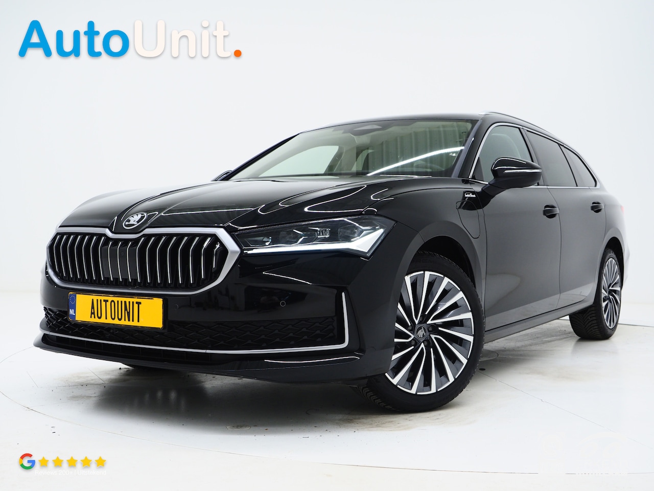 Skoda Superb Combi - 1.5 TSI PHEV Laurin & Klement | Leder | Massage | HUD | Canton | Camera | Sfeerlicht | Mem - AutoWereld.nl