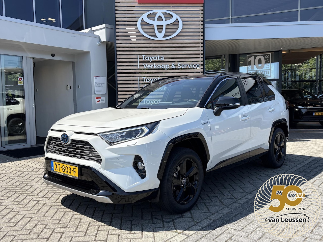 Toyota RAV4 - 2.5 Hybrid Bi-tone STOEL/STUURVERW PARK-SENSOREN ELEK-ACHTERKLEP LM-VELGEN BLUETOOTH DRAAD - AutoWereld.nl