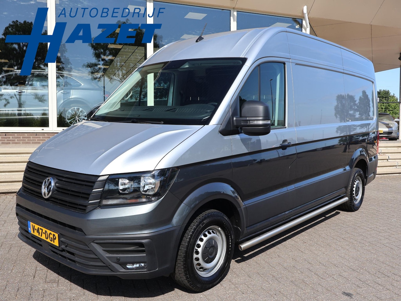 Volkswagen Crafter - 35 2.0 TDI 140 PK L3H3 TWO-TONE + 3000 KG TREKHAAK | APPLE CARPLAY | CRUISE | SIDEBARS | N - AutoWereld.nl