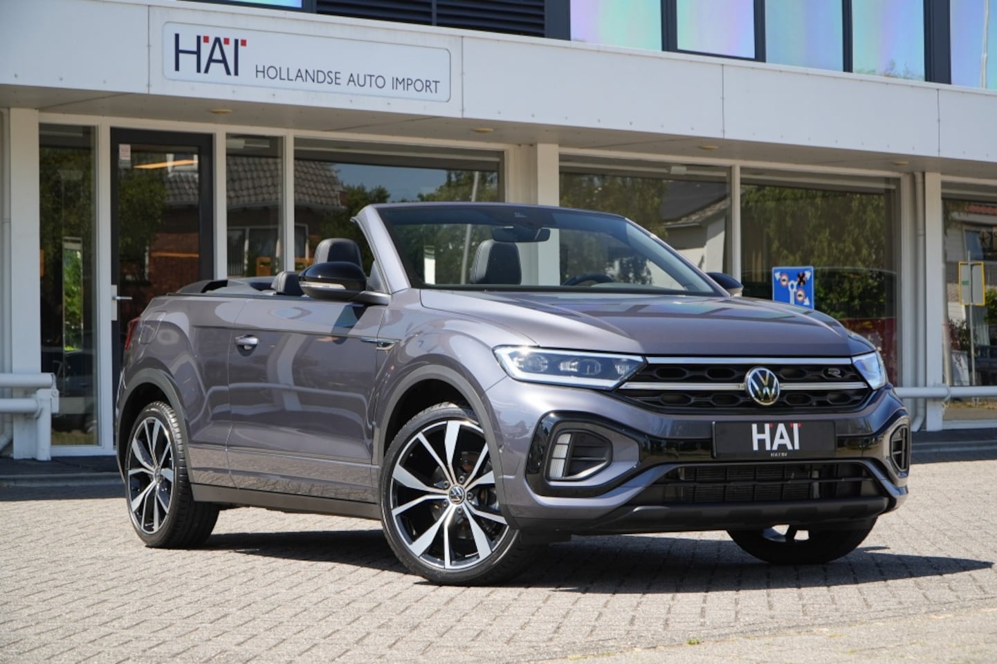 Volkswagen T-Roc Cabrio - 1.5 TSI R-Line I Leder I 19 inch I ACC I - AutoWereld.nl