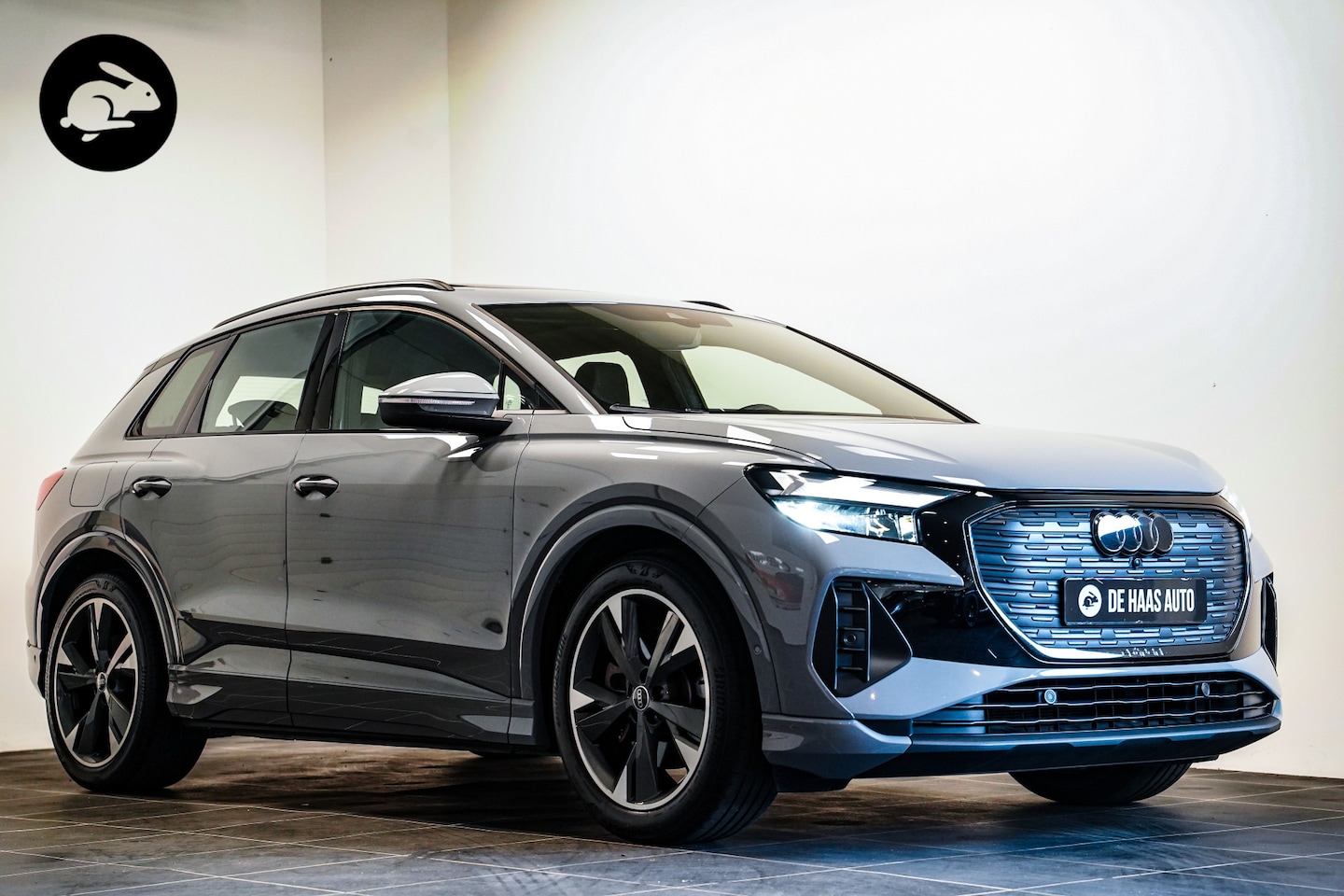 Audi Q4 e-tron - 40 S-Line Black ed|Pano dak|Acc|Camera|Car play|Side assist - AutoWereld.nl