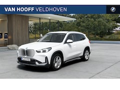BMW iX1 - eDrive20 xLine / Trekhaak / Achteruitrijcamera / Adaptieve LED / Comfort Access / Stoelver