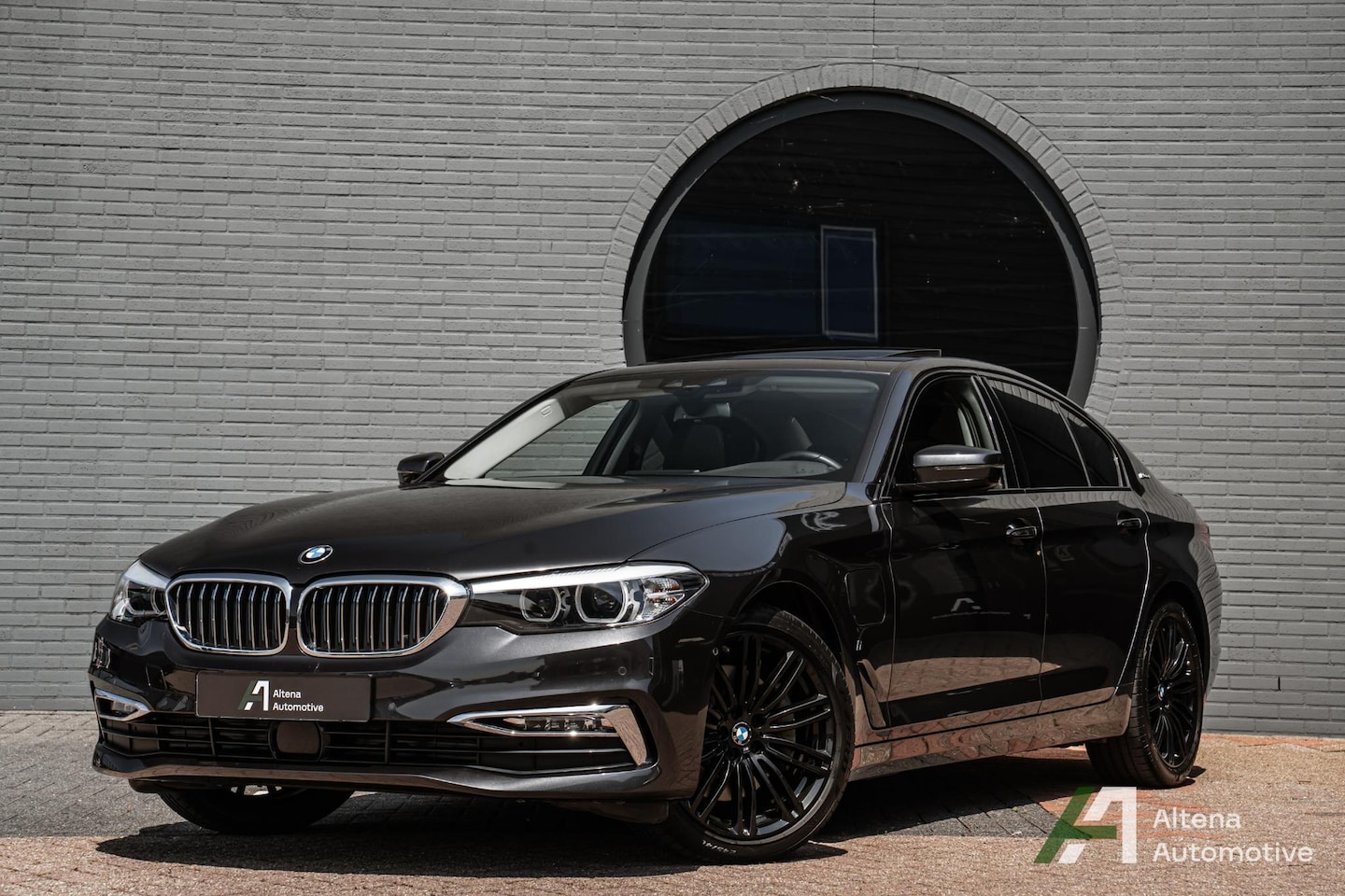BMW 5-serie - 530e iPerformance Executive schuifdak, comfort stoelen, driving assistant, parking assista - AutoWereld.nl