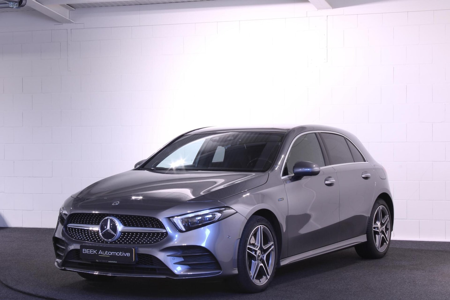 Mercedes-Benz A-klasse - 250e | AMG | 360 | MULTIBEAM | BURMESTER - AutoWereld.nl