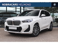 BMW X1 - xDrive23i M Sport Automaat / Panoramadak / Trekhaak / Sportstoelen / M Adaptief onderstel