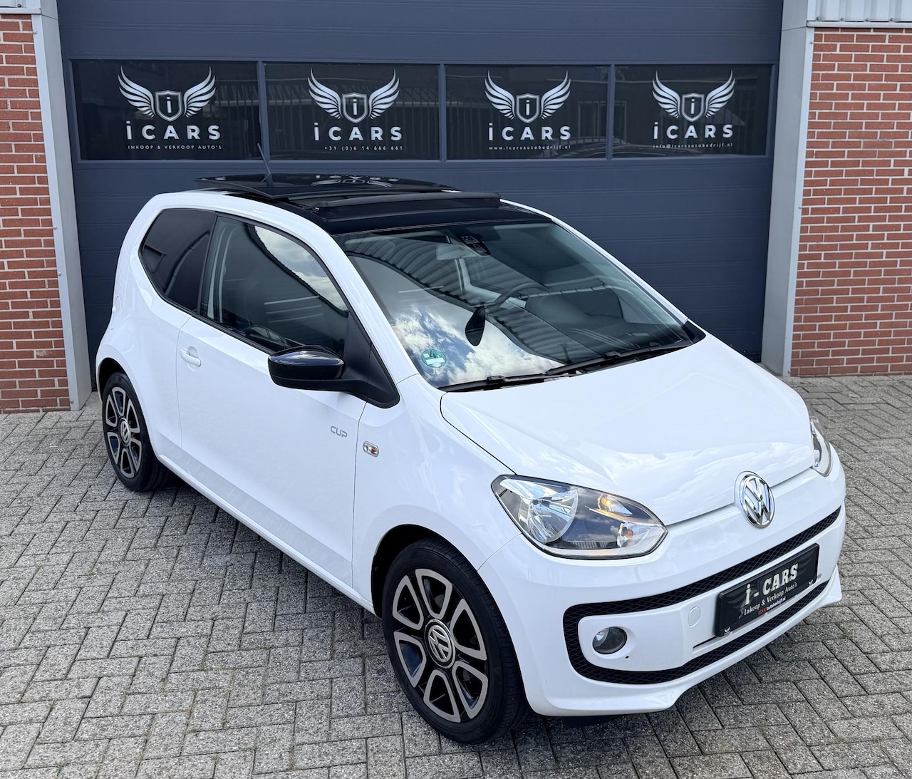Volkswagen Up! - 1.0 move up! Cup ed. BlueMotion Navi Cruise PDC - AutoWereld.nl