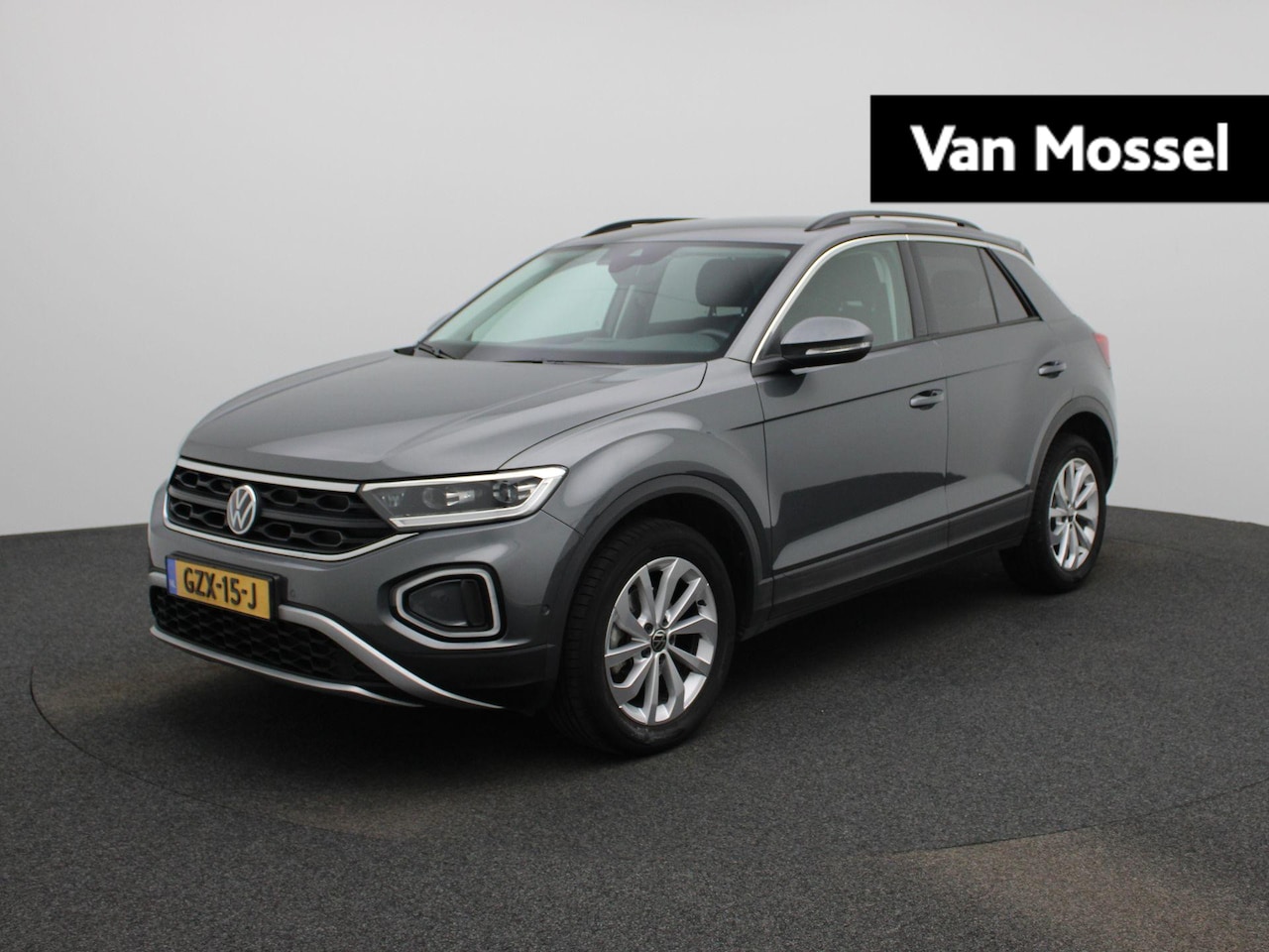 Volkswagen T-Roc - 1.0 TSI Oranje Edition 1.0 TSI Oranje Edition - AutoWereld.nl