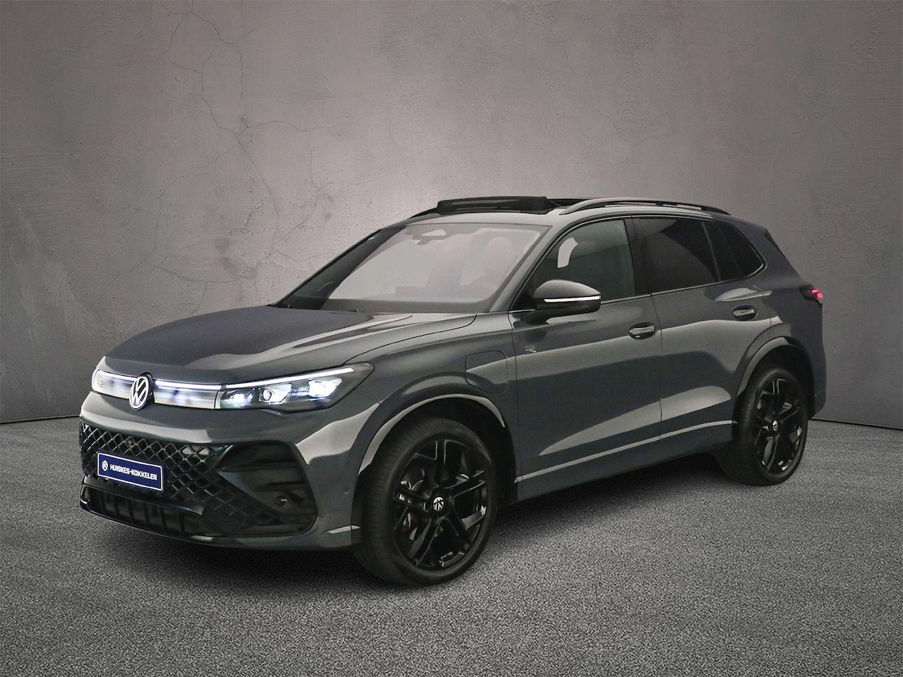 Volkswagen Tiguan - R-Line Business 1.5 TSI eHybrid 272pk DSG Automaat Trekhaak, Panoramadak, Lederen bekledin - AutoWereld.nl