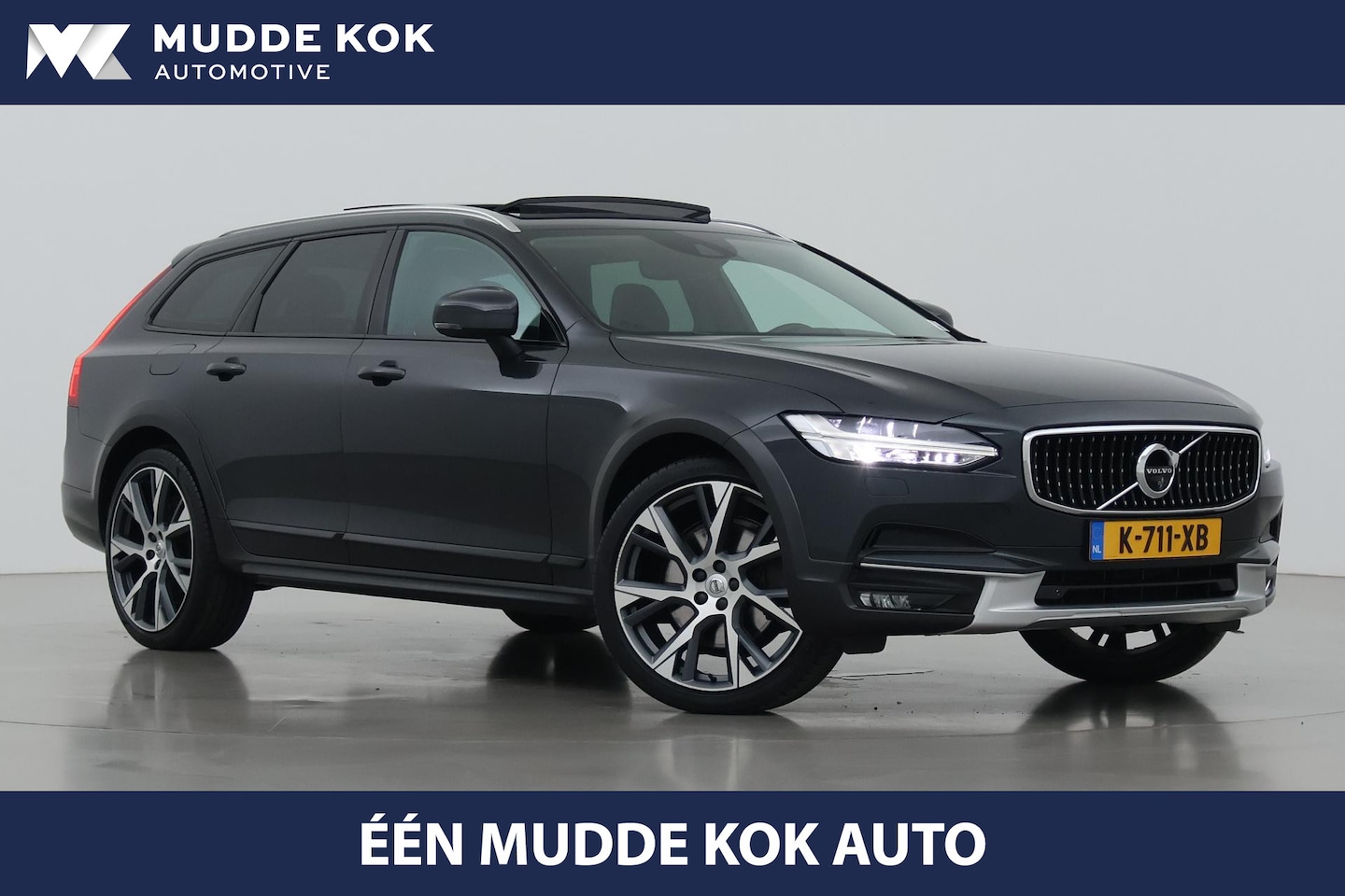 Volvo V90 Cross Country - 2.0 D5 Pro | AWD | ACC | Panoramadak | 360° Camera | BLIS | Trekhaak | 21 Inch - AutoWereld.nl