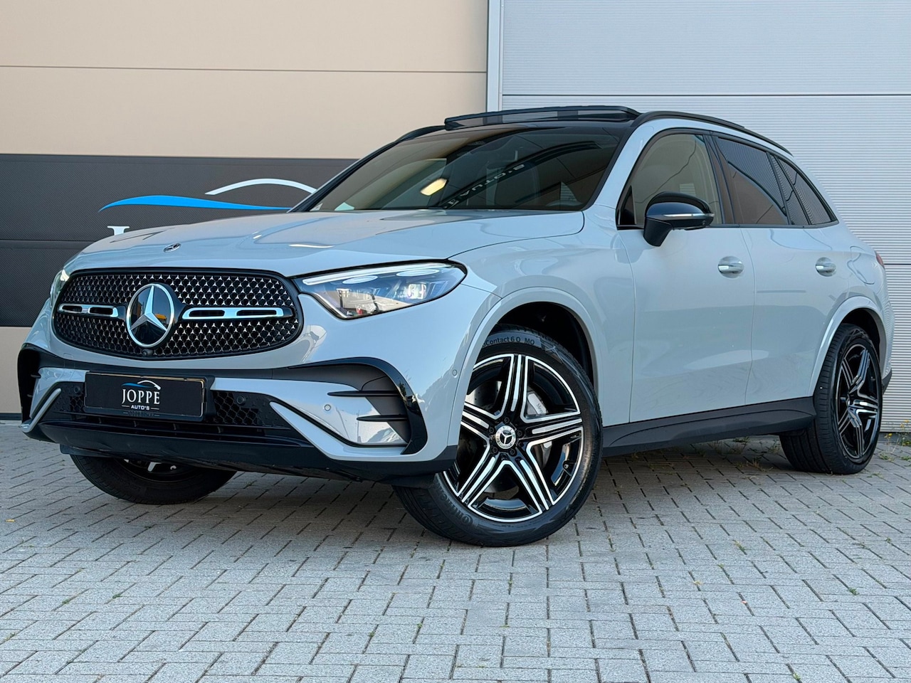 Mercedes-Benz GLC-klasse - 300e 4MATIC |AMG Line|Alpine grijs|Pano|DigiLight|Burm|Night|20''inch|Bicolor|360cam - AutoWereld.nl