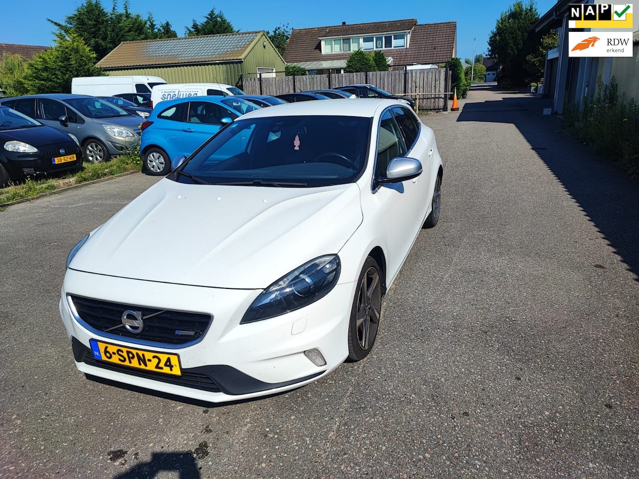 Volvo V40 - 1.6 D2 R-Design 1.6 D2 R-Design - AutoWereld.nl