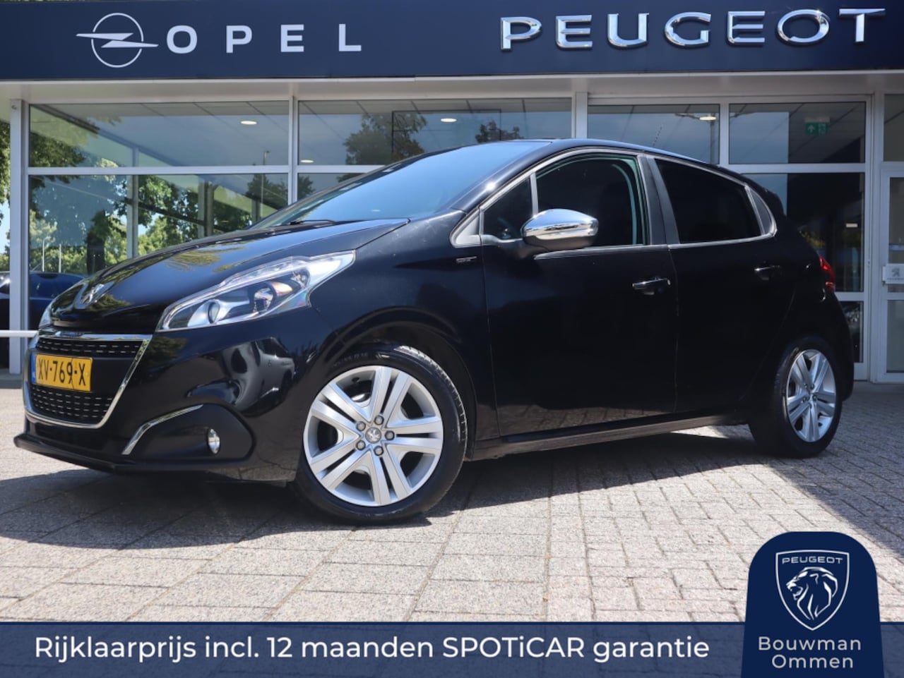 Peugeot 208 - Signature PureTech 110pk H6, Rijklaarprijs, Navigatie DAB+ Radio Airco Sensoren - AutoWereld.nl