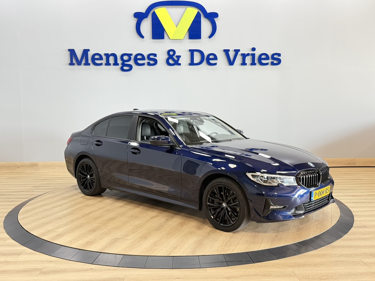BMW 3-serie - 320e Business Edition Plus Airco ECC | Camera | Memory | Keyless | Laser | Leder | Stoel V - AutoWereld.nl