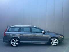 Volvo V70 - 2.0T R-Design Trekhaak|Automaat|Leer|