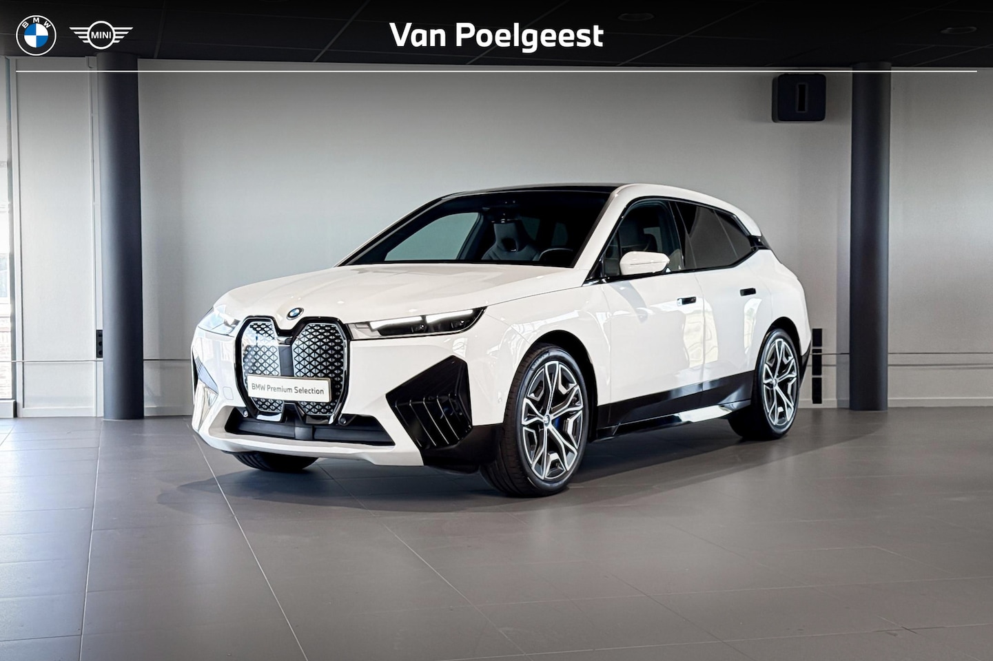 BMW iX - xDrive50 Sport Edition 112 kWh | Sky Lounge | Harman Kardon | Stroelverwarming | Achteruit - AutoWereld.nl