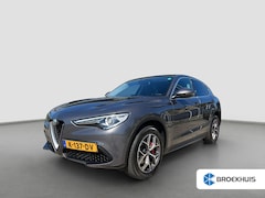 Alfa Romeo Stelvio - 2.0 T 200pk AWD Super | 19'' velgen | Navigatie | Active suspension | Carplay | Elektrisch
