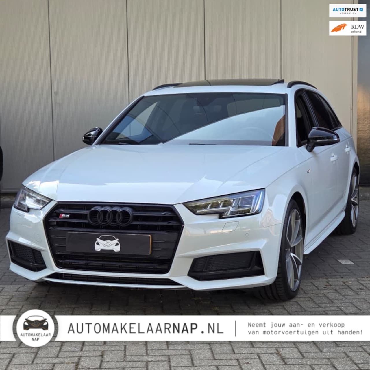 Audi A4 Avant - 3.0 TFSI S4 quattro Pro Line Plus / Pano / Carbon / RS STOELEN / Memory Seats / Elec. Trek - AutoWereld.nl