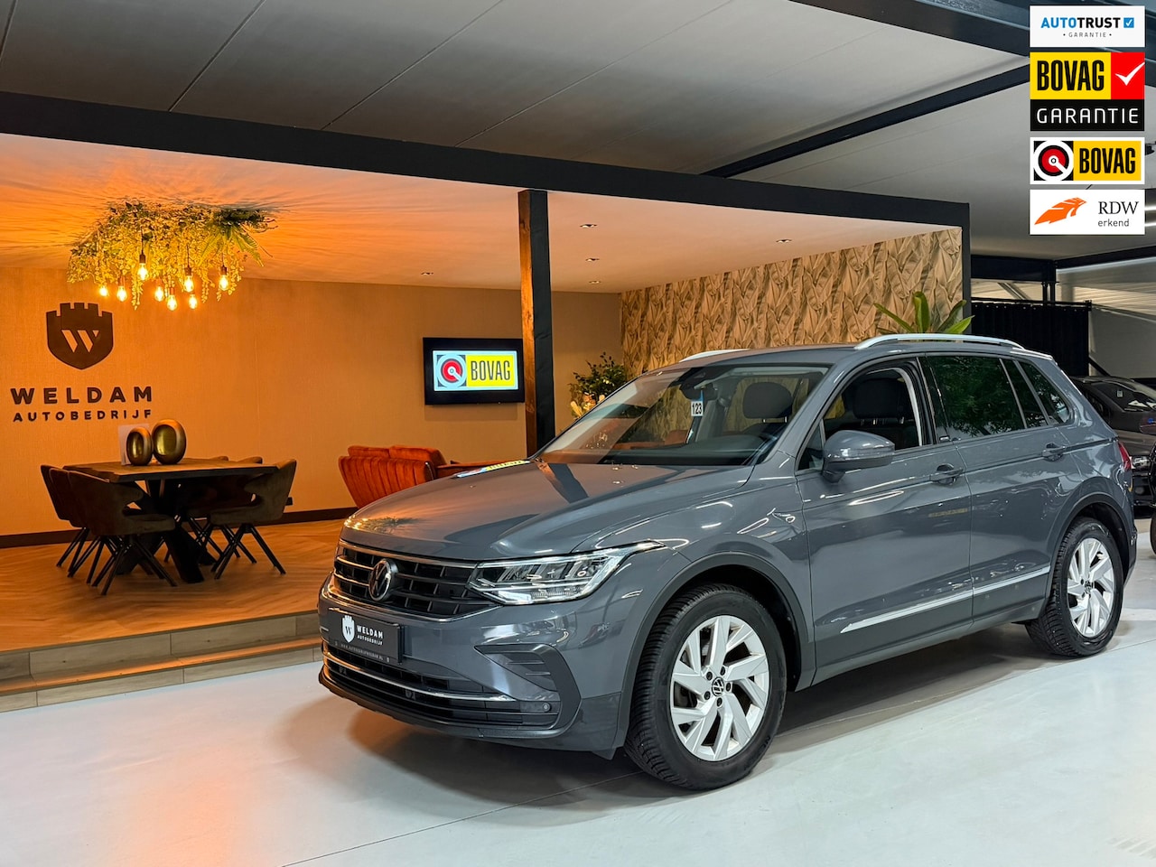 Volkswagen Tiguan - 1.5 TSI ACT Active 150PK|1800KG Trekgewicht|1e Eigenaar|Adaptive Cruise|Trekhaak|CarPlay|R - AutoWereld.nl