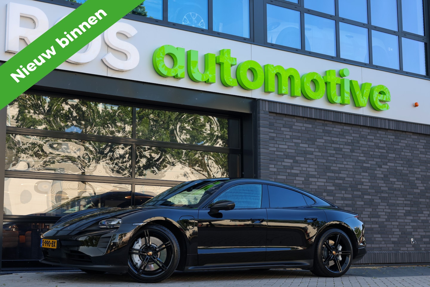 Porsche Taycan - 79 kWh | BTW | BOSE | PASSANGER DISPLAY | 360 | SPORT CHRONO | ACC | 21'' | - AutoWereld.nl