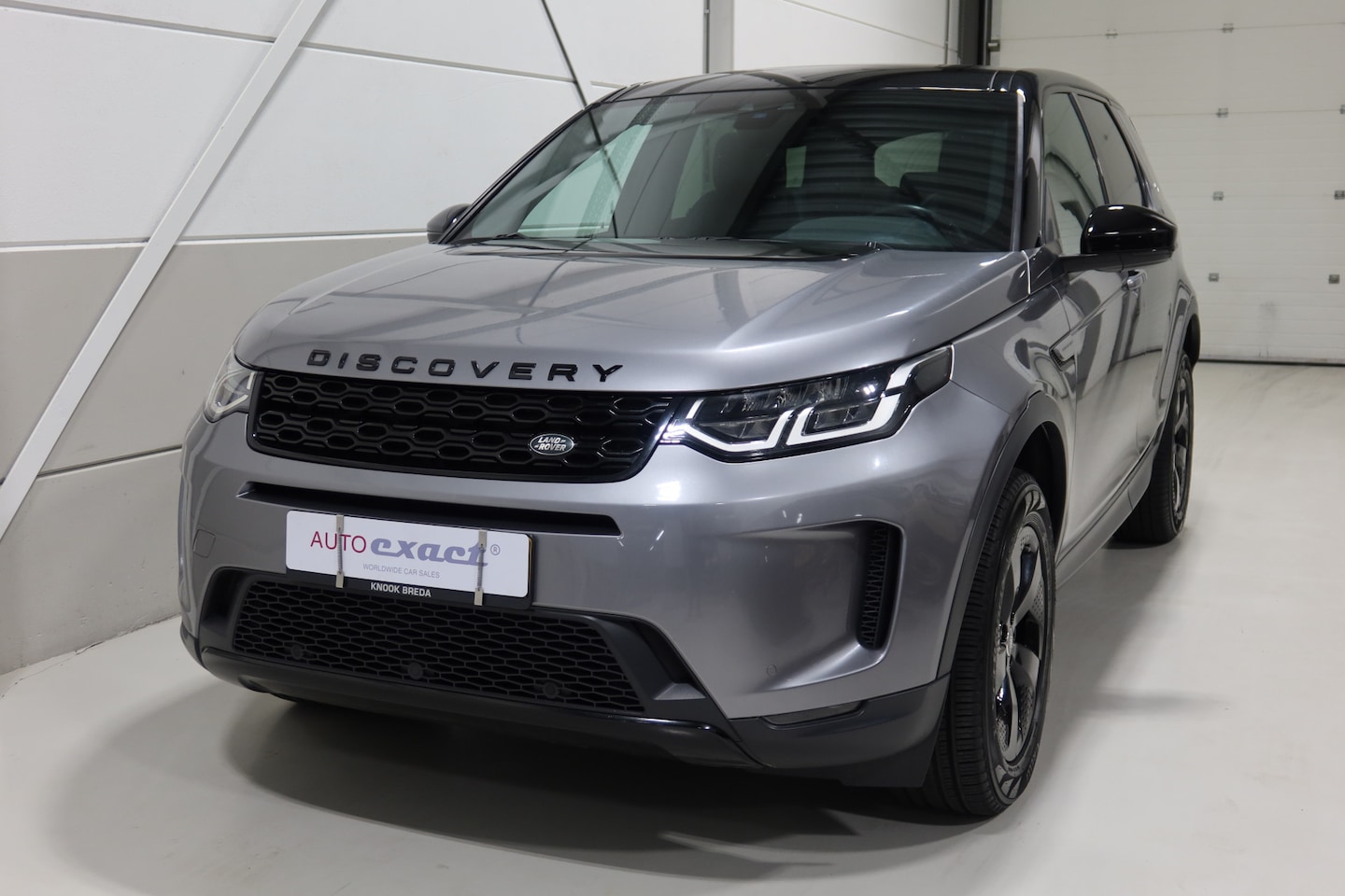 Land Rover Discovery Sport - P200 2.0 S I Panoramadak I Merkdealer onderhouden - AutoWereld.nl