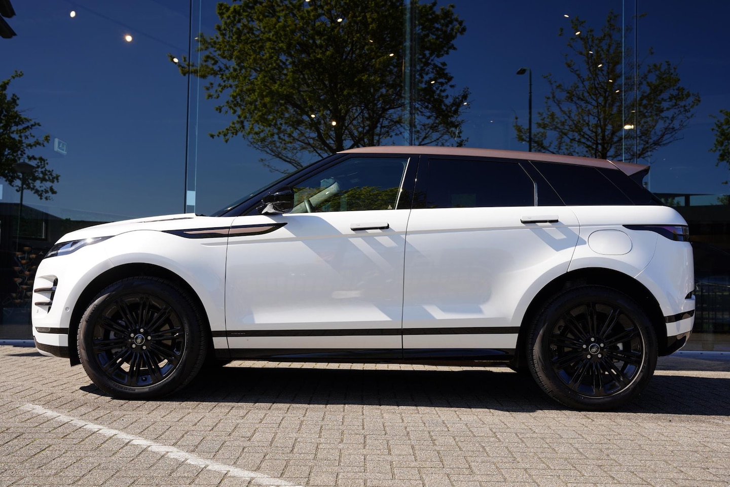 Land Rover Range Rover Evoque - P 270 E AWD Autobiography Bronze Edition - AutoWereld.nl