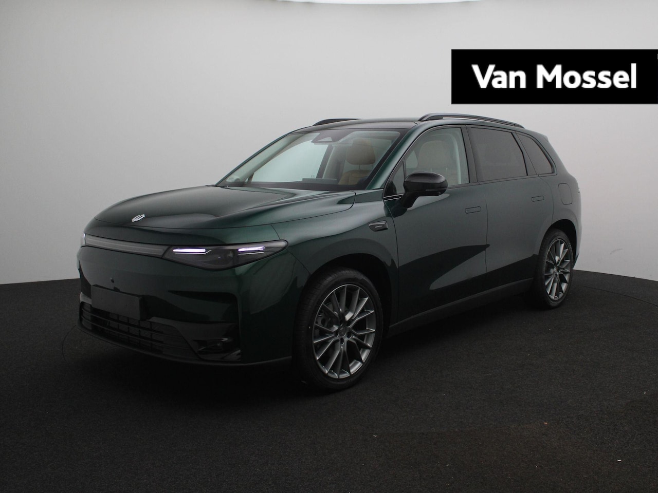 Leapmotor C10 - Design REEV 28.4 kWh | VOORRAAD VOORDEEL | 4 JAAR GARANTIE | VAN € 41.550,- VOOR € 39.050, - AutoWereld.nl