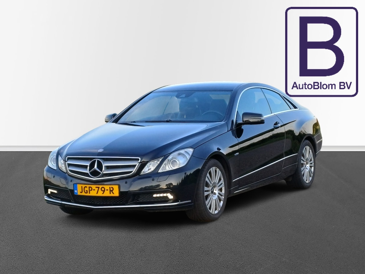 Mercedes-Benz E-klasse Coupé - 200 CGI Elegance / Leder / Harman Kardon/ Xenon - AutoWereld.nl