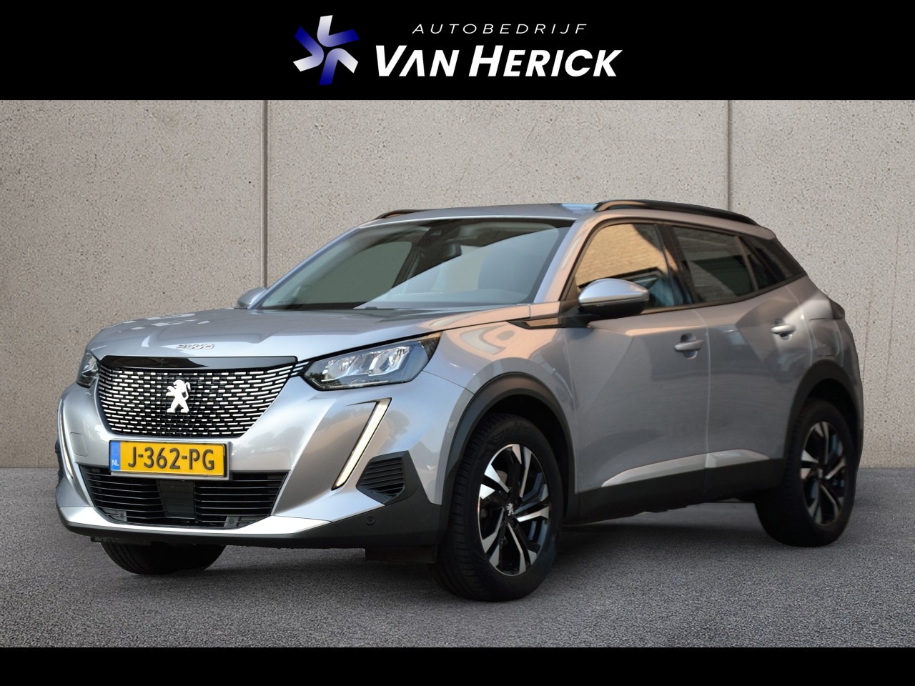 Peugeot 2008 - 1.2 PureTech Allure 130PK Automaat | Trekhaak | Navigatie | Achteruitrijcamera - AutoWereld.nl