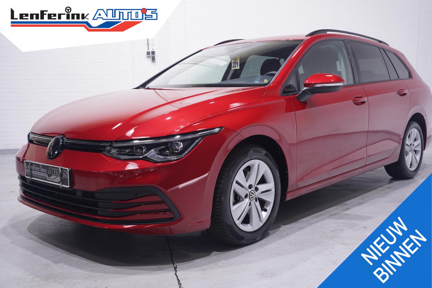 Volkswagen Golf Variant - 1.5 eTSI Life Navi Apple Carplay wegklapbare-Trekhaak Achteruitrijcamera private glas 3-Zo - AutoWereld.nl