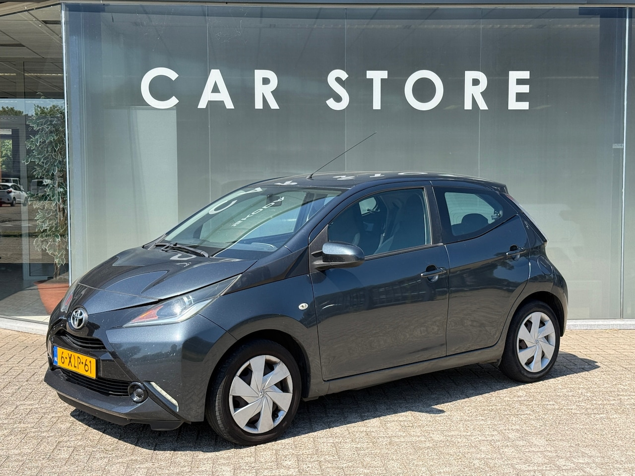 Toyota Aygo - 1.0 VVT-i x-play Navi|Camera|Carplay - AutoWereld.nl
