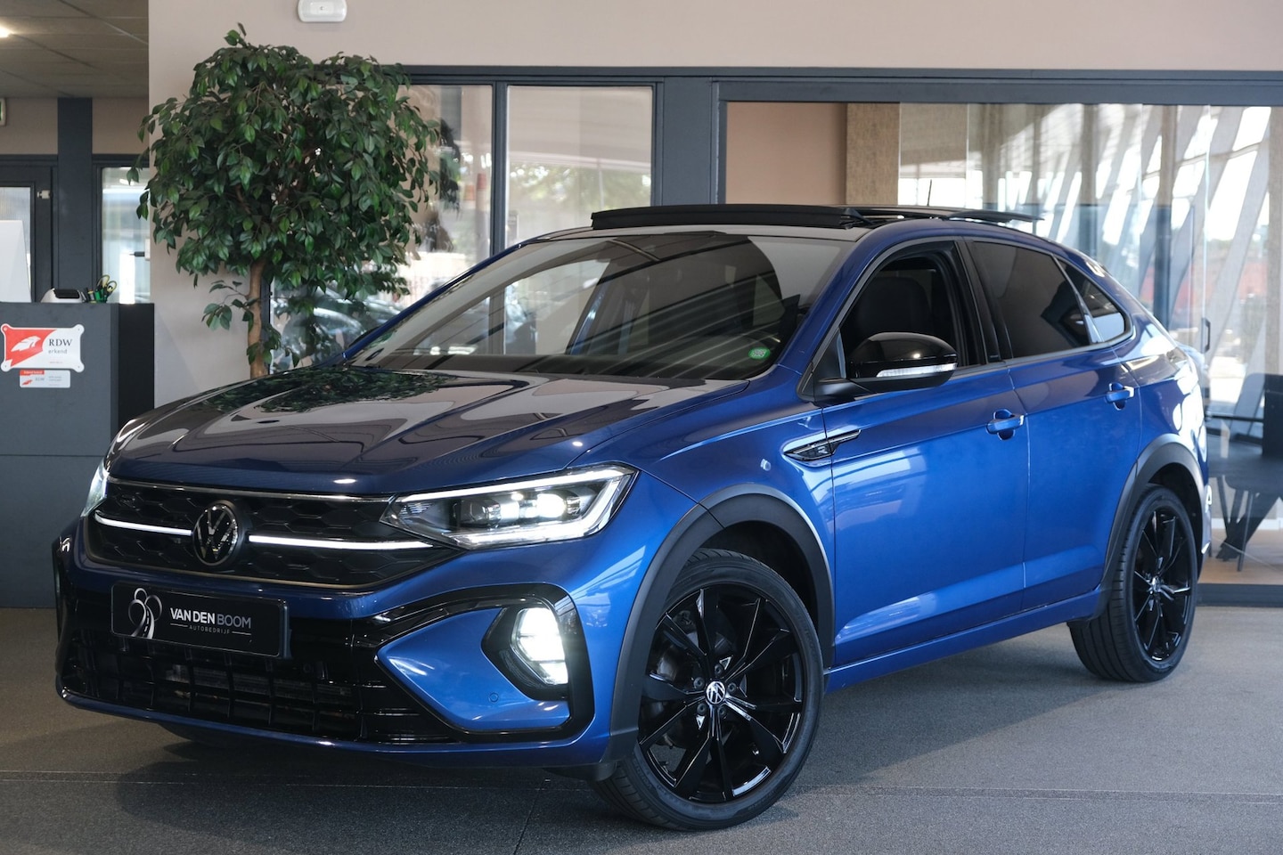 Volkswagen Taigo - 1.0 TSI 2x R-Line DSG Pano IQ Led Black Style Cam Virtual Kessy Navi ACC - AutoWereld.nl