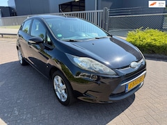 Ford Fiesta - 1.25 Trend *NETJES *CARPLAY