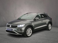 Volkswagen T-Roc - Life Edition 1.5 TSI 150pk DSG Automaat Adaptive cruise control, Achteruitrijcamera, LED k