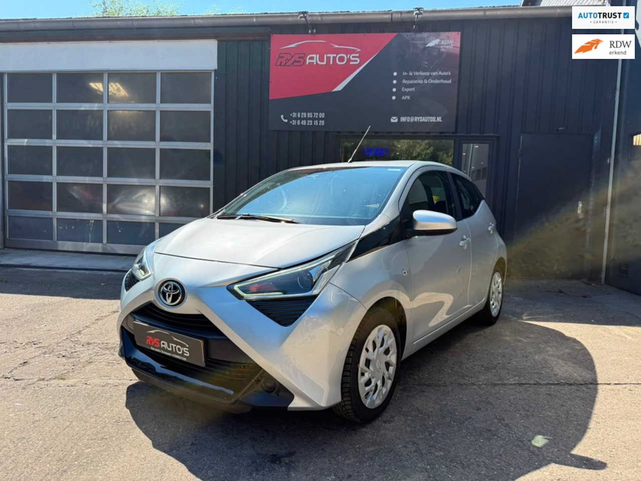 Toyota Aygo - 1.0 VVT-i x-play|Scherm|Camera|Carplay - AutoWereld.nl