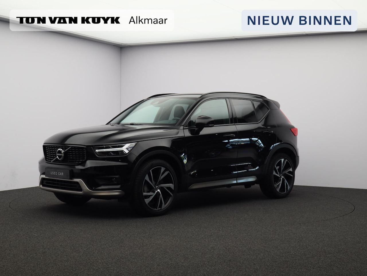 Volvo XC40 - T4 211PK Plug in Hybrid R-Design / Trekhaak / Leder / 20" / Full Led / Elektr. Verstelbare - AutoWereld.nl