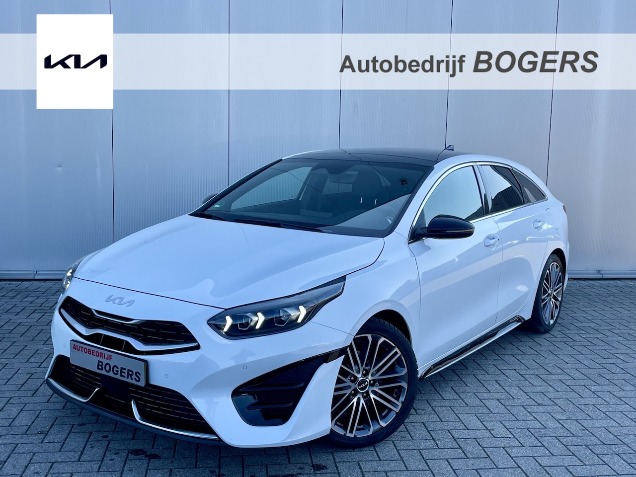 Kia Pro cee'd - 1.5 T-GDi GT-PlusLine Automaat Navigatie, Climate Control, Schuirdak, JBL, LED, 18"Lm, Ada - AutoWereld.nl