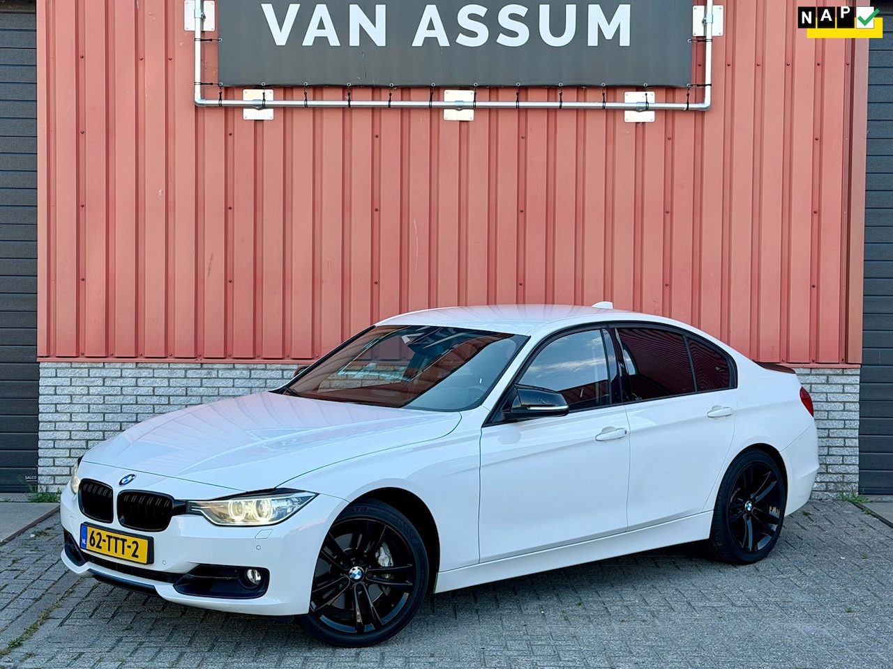 BMW 3-serie - 335i High Executive NAP PDC Leer Stoelvw Cruise - AutoWereld.nl