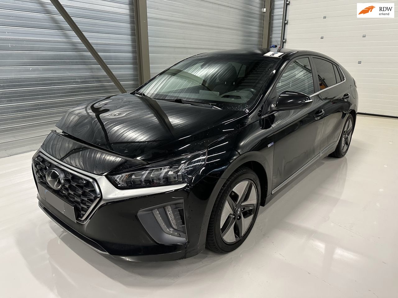 Hyundai IONIQ - 1.6 GDi NAVI/XENON/CAMERA/CRUISE/SFEERVERLICHTING - AutoWereld.nl