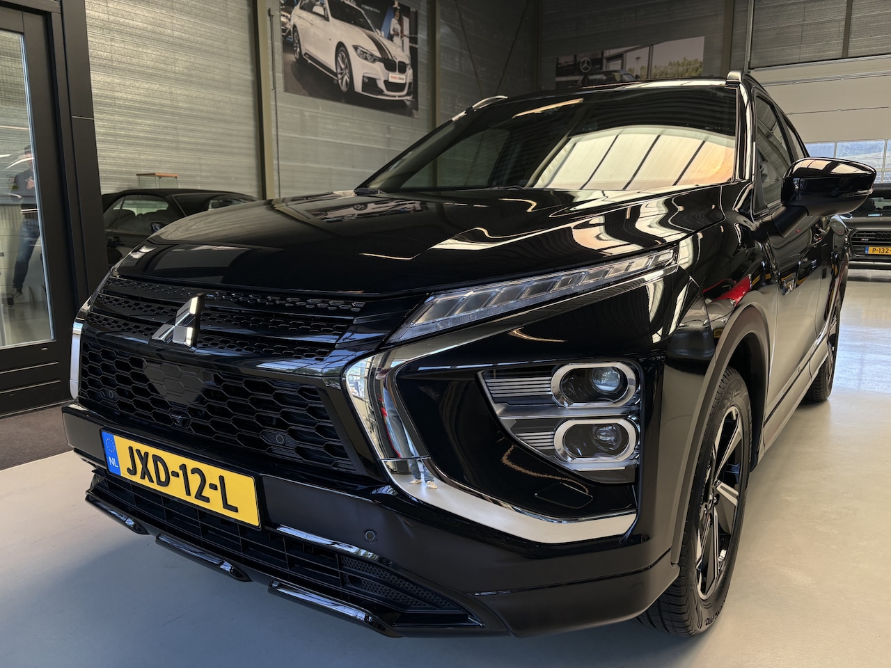 Mitsubishi Eclipse Cross - 2.4 PHEV Black Edition Adaptive Cruise, 360 Camera, Navigatie - AutoWereld.nl