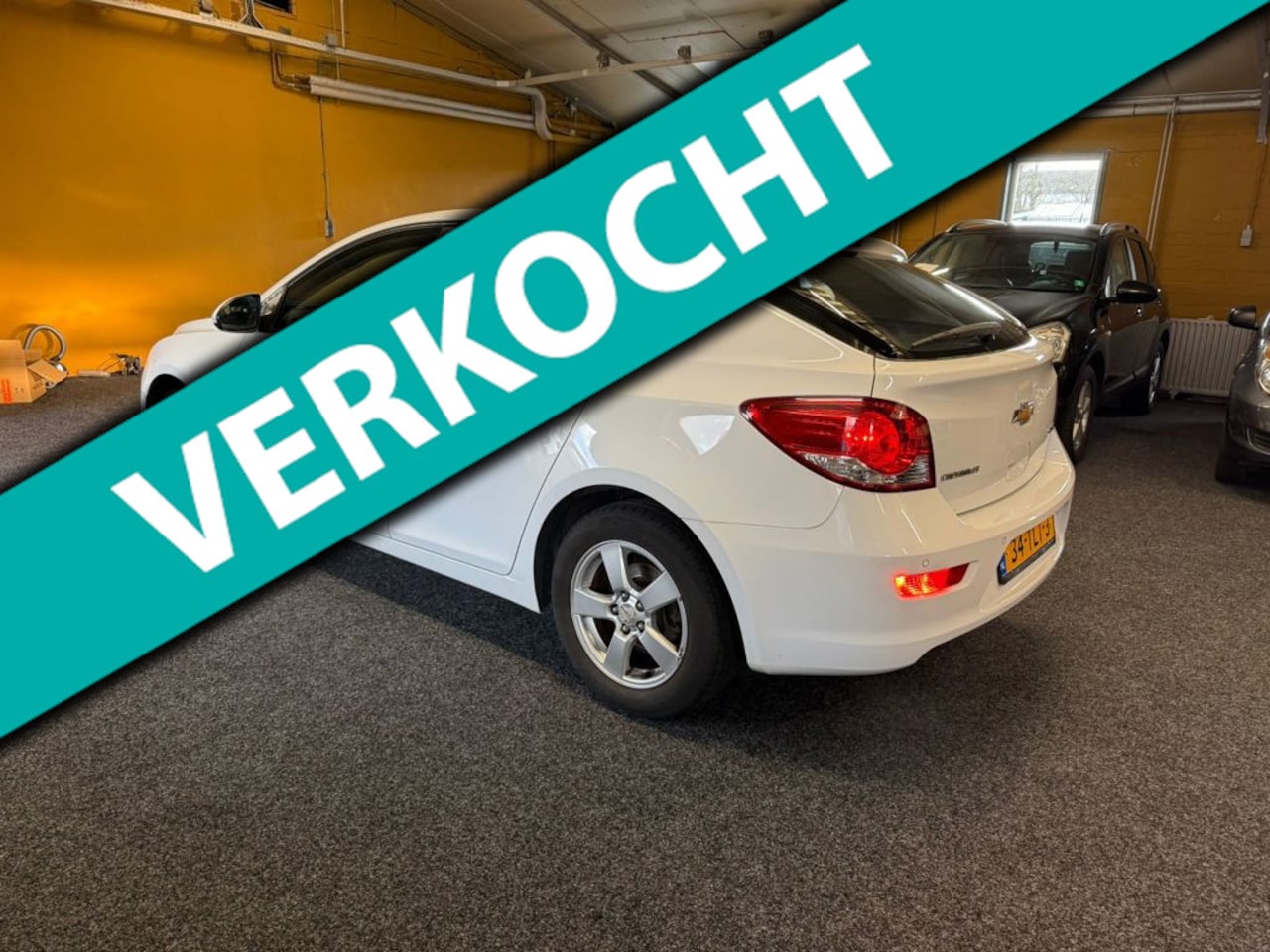 Chevrolet Cruze - 1.6 LT/NIEUWE DISTRIBUTIE/SENSOR/NAVI - AutoWereld.nl