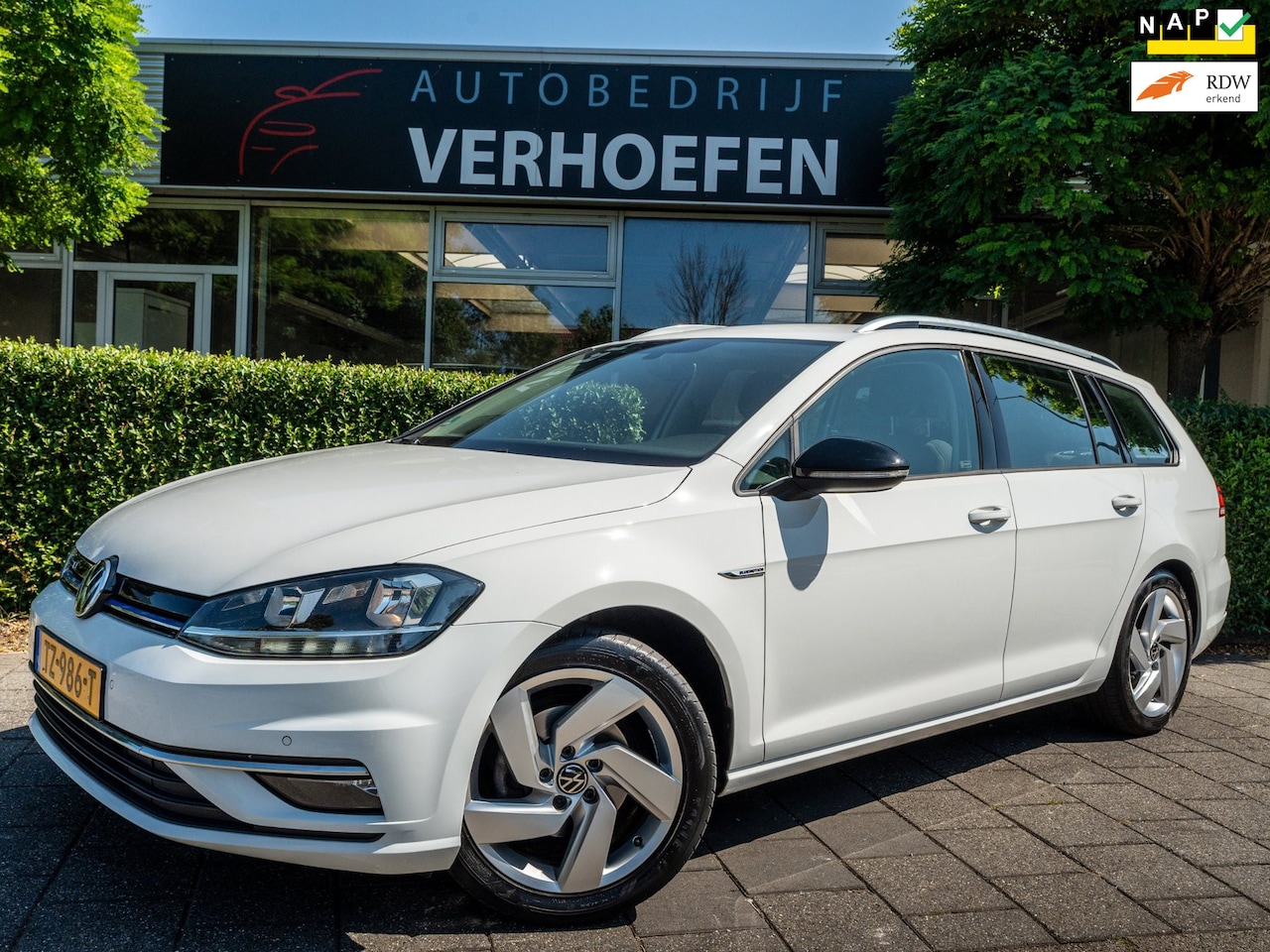 Volkswagen Golf Variant - 1.5 TSI Highline | APPLE CARPLAY | MASSAGE | STOELVERWARMING | PDC VOOR + ACHTER | TREKHAA - AutoWereld.nl