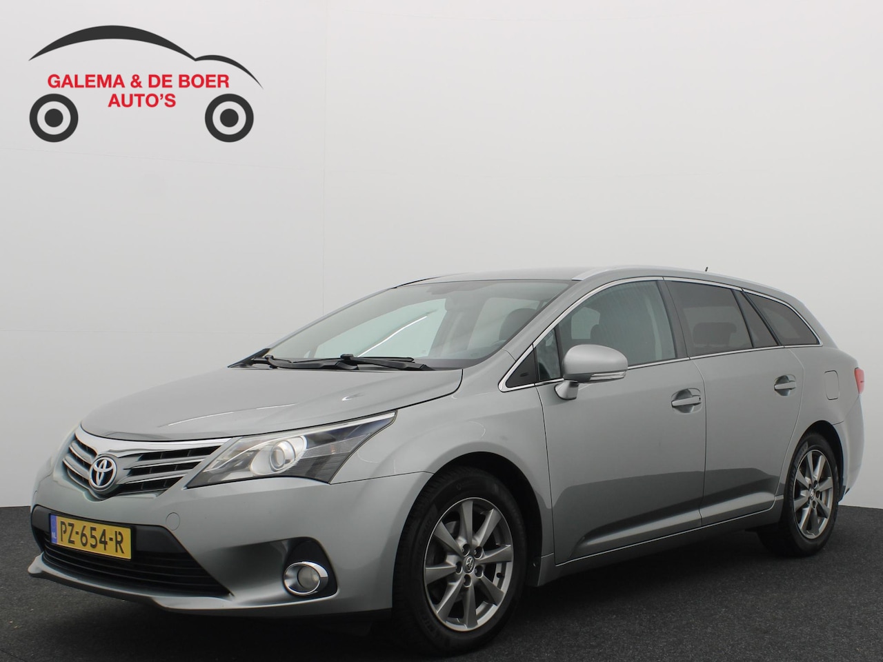 Toyota Avensis Wagon - 2.0 D-4D Dynamic Business TREKHAAK / CAMERA / NAVI / CLIMA / BLUETOOTH / CRUISE - AutoWereld.nl