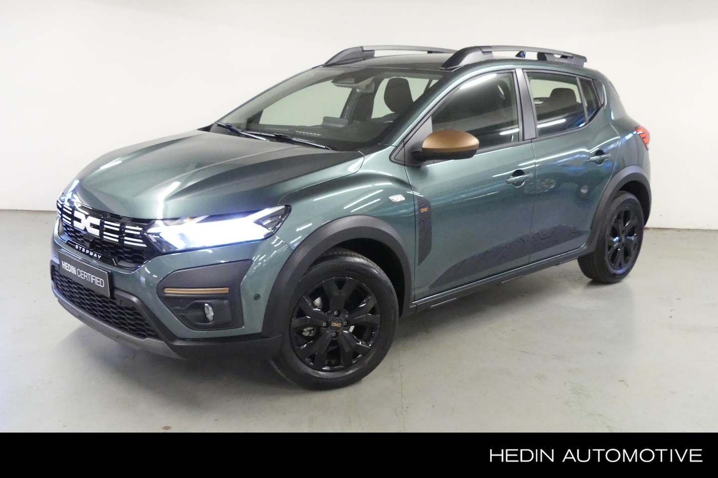 Dacia Sandero Stepway - TCe 110 Extreme MediaNav Multimedia | Climate Control | Camera | Parkeersensoren | Lichtme - AutoWereld.nl