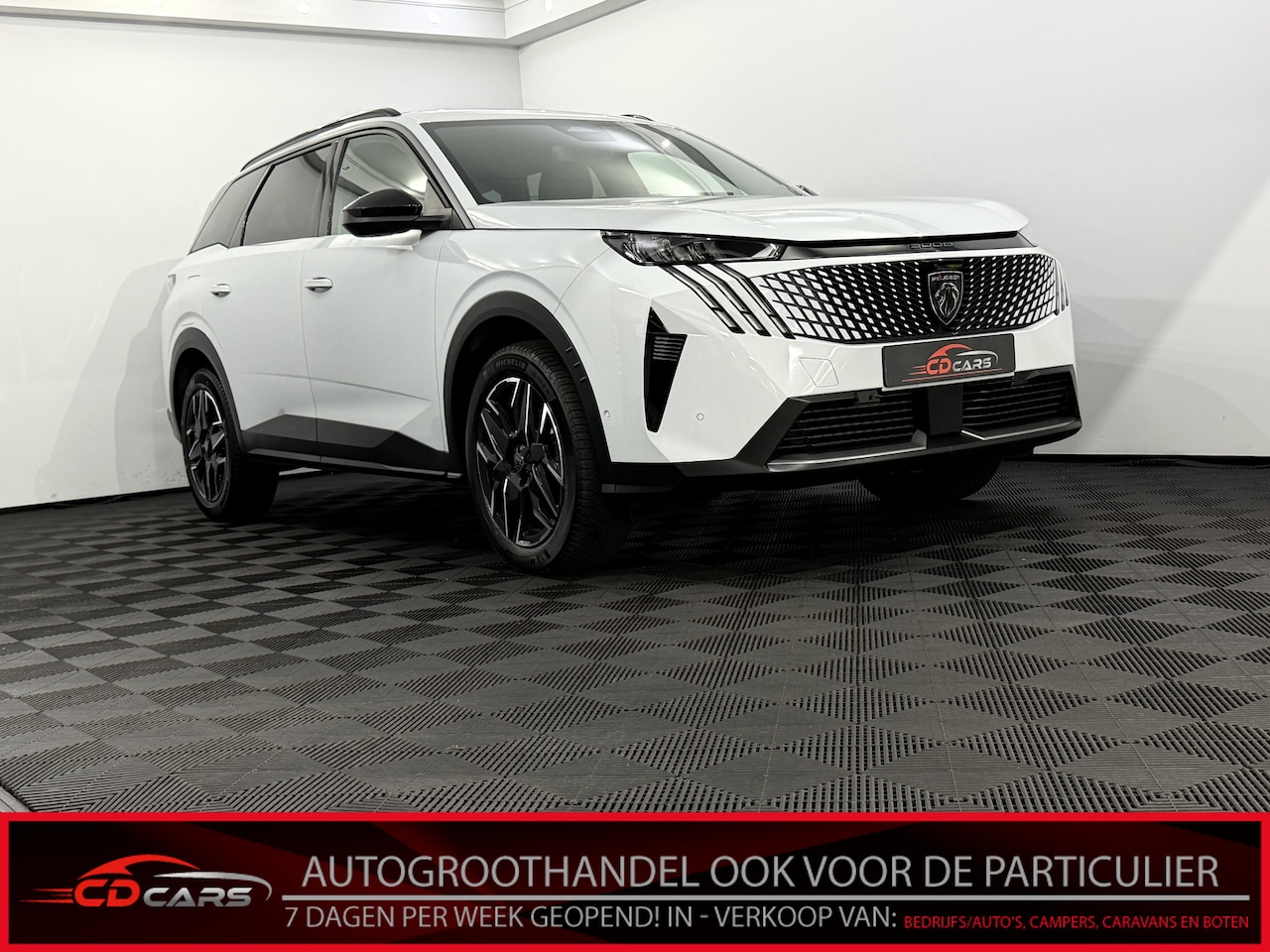 Peugeot 5008 - 1.2 Hybrid 145 Allure 7p 360 Camera, Navi, Cruise control adaptief, Keyless start, Half le - AutoWereld.nl
